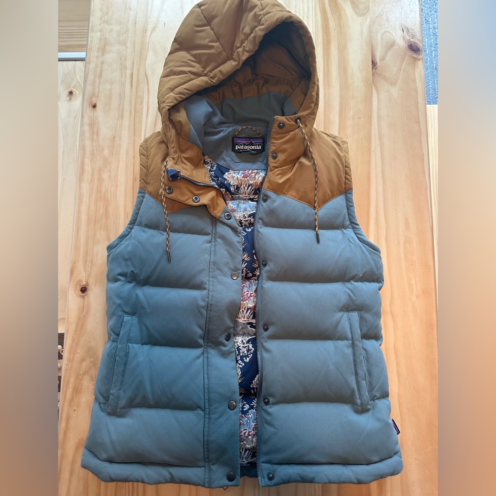 Women’s Medium Patagonia Puffer Vest.